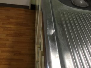 ステンレスキッチン天板の凹み修理
